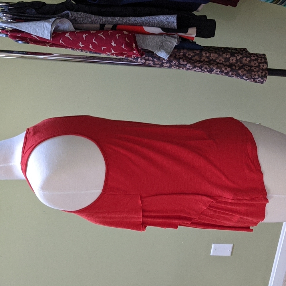 Sleeveless Top - Picture 2 of 5